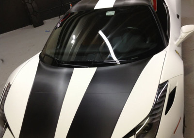 Ferrari Italia 458 - Carbon Fiber Hood & Flat White Racing Stripe